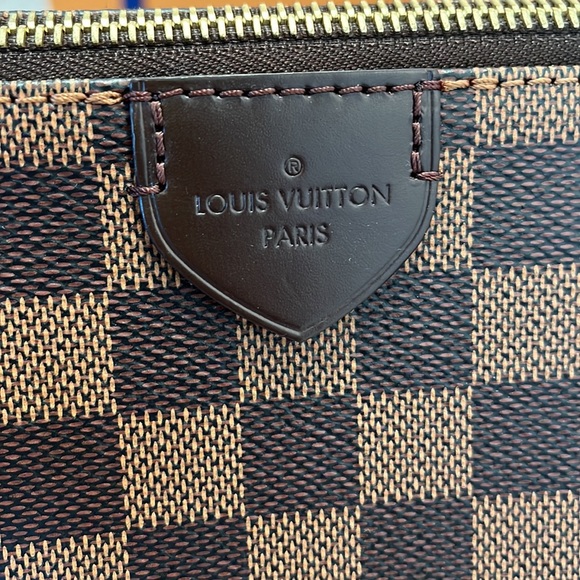 Louis Vuitton Damier Ebene Caissa MM - Picture 11 of 16